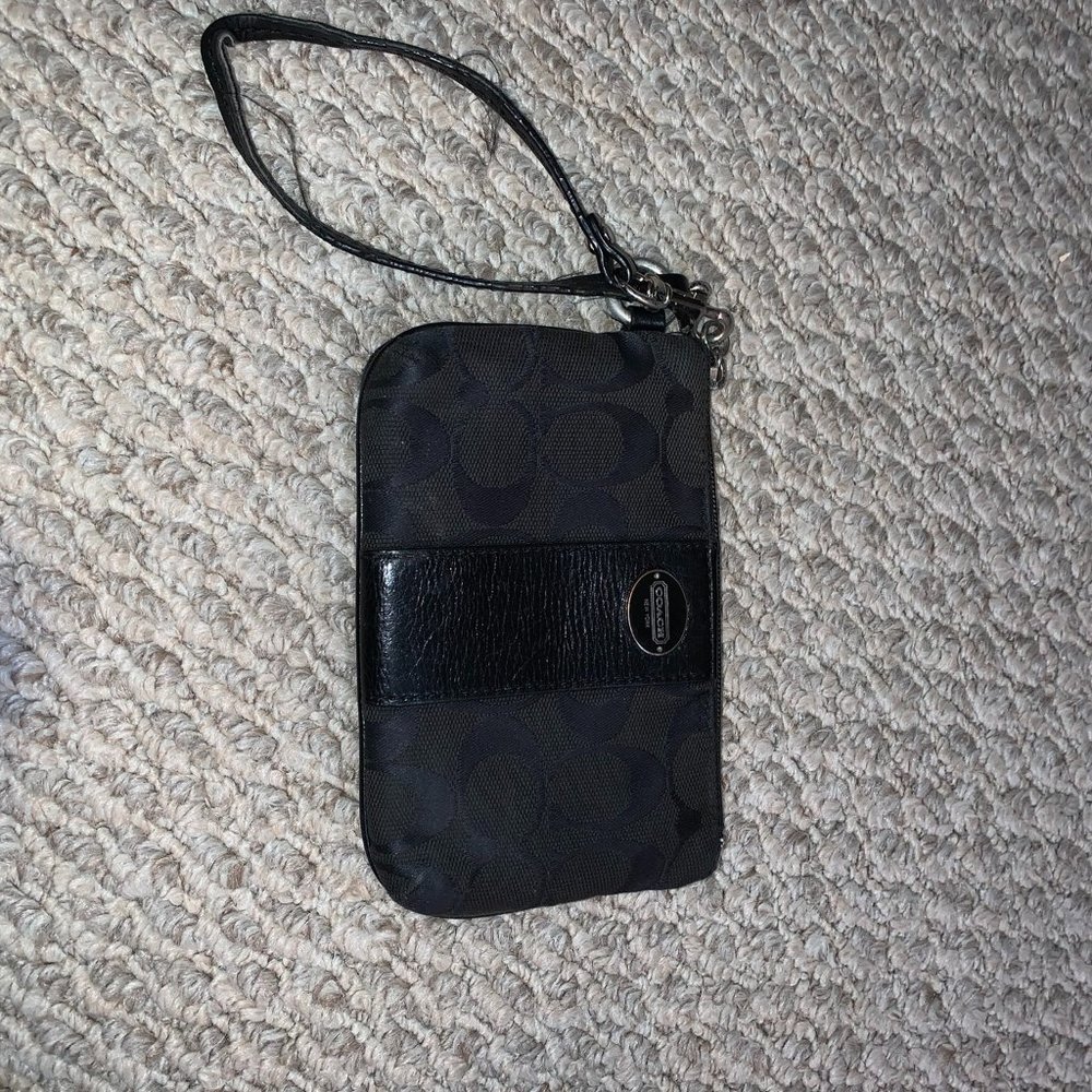 Coach Wristlet (black)